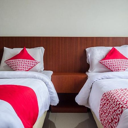 Aviari Hotel Batam Екстер'єр фото