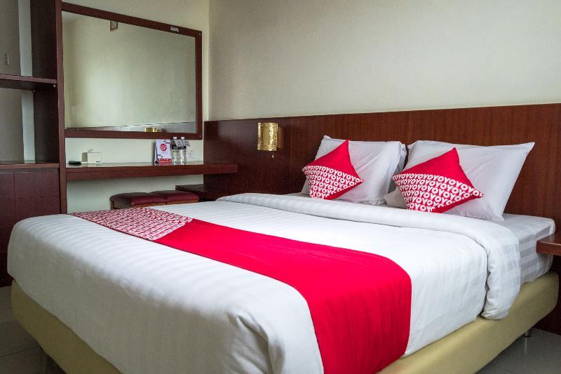 Aviari Hotel Batam Екстер'єр фото