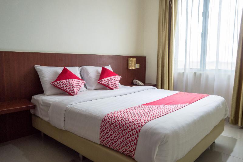 Aviari Hotel Batam Екстер'єр фото