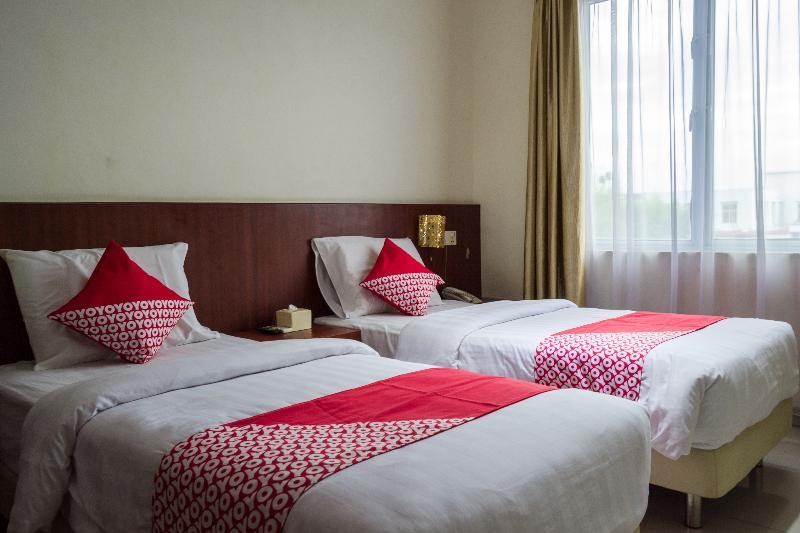 Aviari Hotel Batam Екстер'єр фото