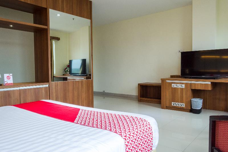 Aviari Hotel Batam Екстер'єр фото
