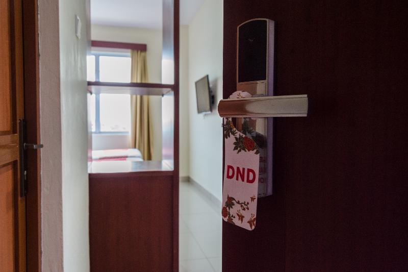 Aviari Hotel Batam Екстер'єр фото