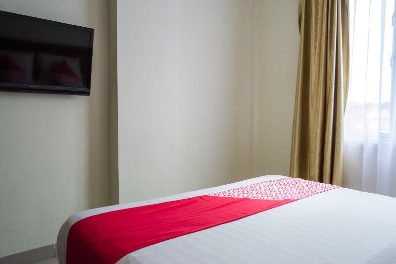 Aviari Hotel Batam Екстер'єр фото