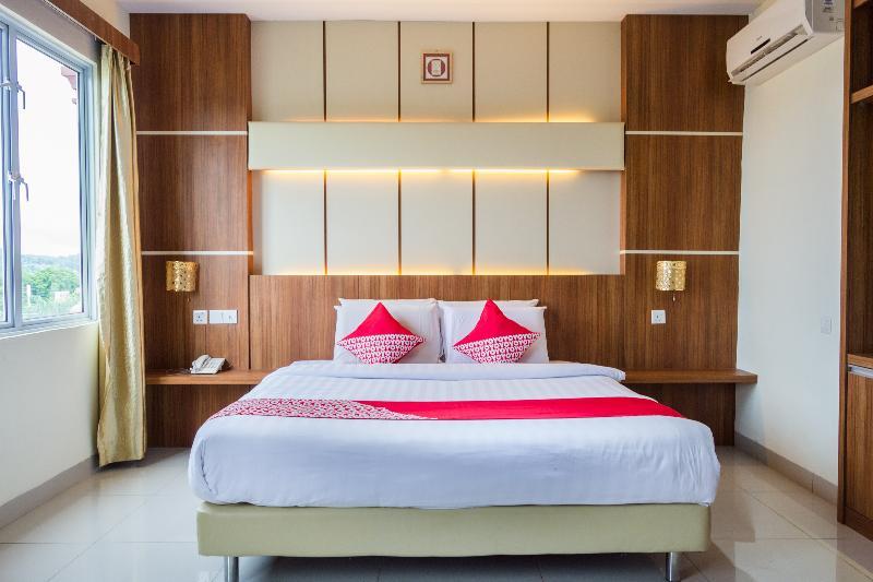 Aviari Hotel Batam Екстер'єр фото