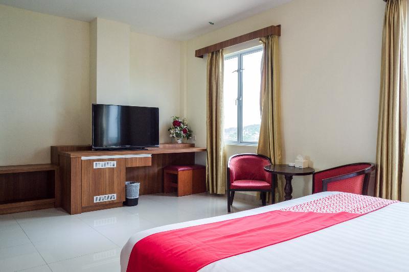 Aviari Hotel Batam Екстер'єр фото